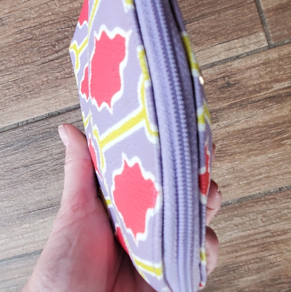 New Kate Spade Cabana Tile Multicolored Grainy Vinyl and Natural Cowhide Pouch. - Picture 11 of 15